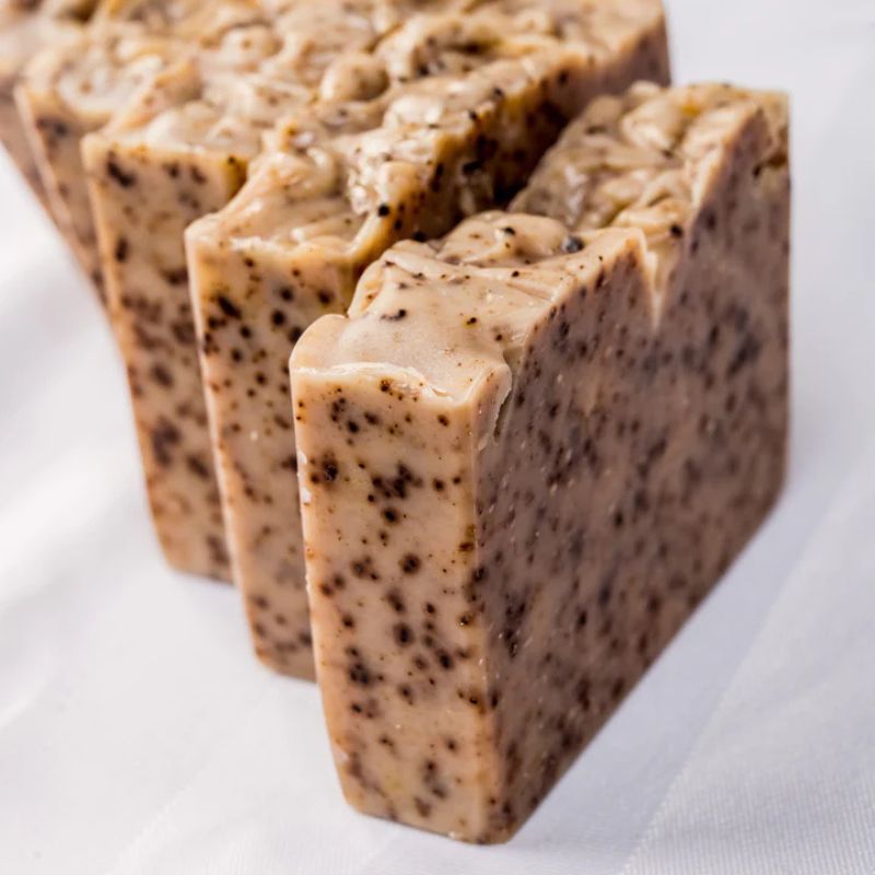 Coffee exfoliating soap bar with real coffee grounds for smoothing and brightening the skin | L'ABC Des Locs